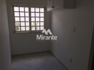 Casa de Condomínio Para Vender com 3 quartos sendo 1 suítes no bairro Santa Mônica em Feira De Santana