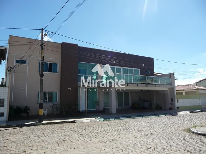 Casa Para Vender com 5 quartos sendo 5 suítes no bairro Papagaio em Feira De Santana