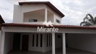 Casa Para Vender com 8 quartos sendo 2 suítes no bairro Santa Mônica em Feira De Santana