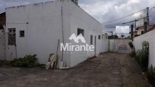 Casa Para Vender com 8 quartos sendo 2 suítes no bairro Santa Mônica em Feira De Santana