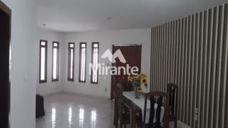Casa Para Vender com 8 quartos sendo 2 suítes no bairro Santa Mônica em Feira De Santana