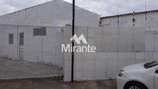 Casa Para Vender com 8 quartos sendo 2 suítes no bairro Santa Mônica em Feira De Santana