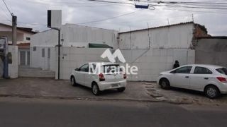 Casa Para Vender com 8 quartos sendo 2 suítes no bairro Santa Mônica em Feira De Santana