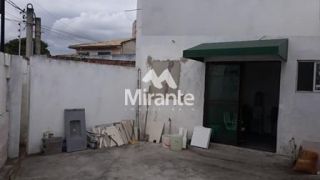 Casa Para Vender com 8 quartos sendo 2 suítes no bairro Santa Mônica em Feira De Santana