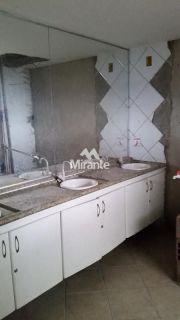 Prédio / Edifício Inteiro Comercial Para Alugar no bairro Centro em Feira De Santana