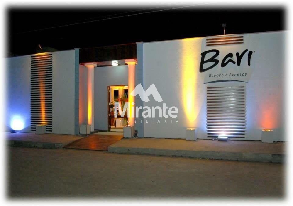 Prédio / Edifício Inteiro Comercial Para Vender no bairro Conceição em Feira De Santana