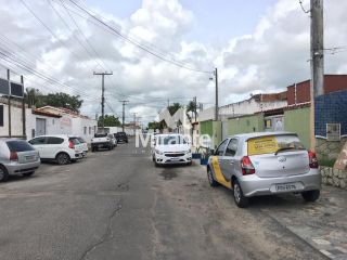 Casa Para Vender com 6 quartos sendo 4 suítes no bairro Jardim Cruzeiro em Feira De Santana