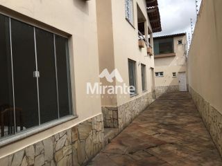 Casa Para Vender com 6 quartos sendo 4 suítes no bairro Jardim Cruzeiro em Feira De Santana