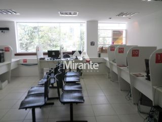Prédio / Edifício Inteiro Comercial Para Alugar no bairro Capuchinhos em Feira De Santana