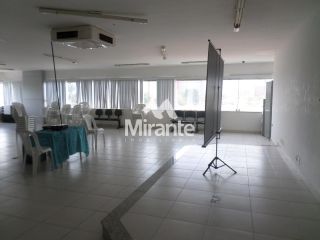 Prédio / Edifício Inteiro Comercial Para Alugar no bairro Capuchinhos em Feira De Santana