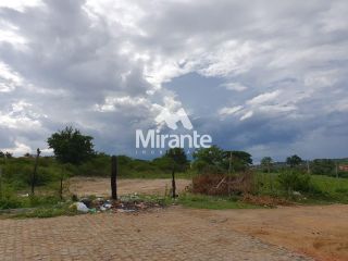 Lote / Terreno de Bairro Para Vender no bairro Mangabeira em Feira De Santana