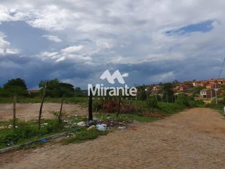 Lote / Terreno de Bairro Para Vender no bairro Mangabeira em Feira De Santana