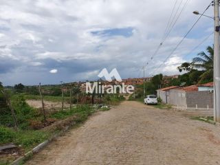 Lote / Terreno de Bairro Para Vender no bairro Mangabeira em Feira De Santana