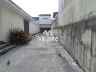 Casa Para Alugar com 3 quartos sendo 1 suítes no bairro Santa Mônica em Feira De Santana