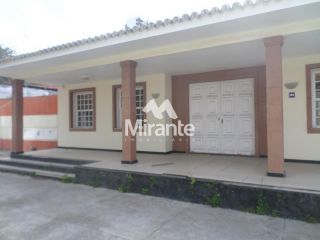 Casa Para Alugar com 3 quartos sendo 1 suítes no bairro Santa Mônica em Feira De Santana