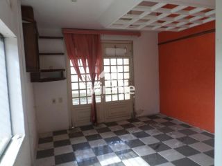 Casa Para Alugar com 3 quartos sendo 1 suítes no bairro Santa Mônica em Feira De Santana