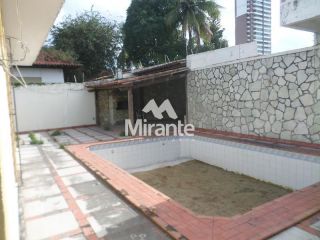 Casa Para Alugar com 3 quartos sendo 1 suítes no bairro Santa Mônica em Feira De Santana