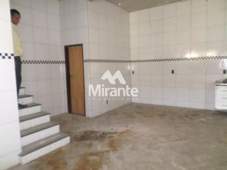 Casa Para Alugar com 3 quartos sendo 1 suítes no bairro Santa Mônica em Feira De Santana