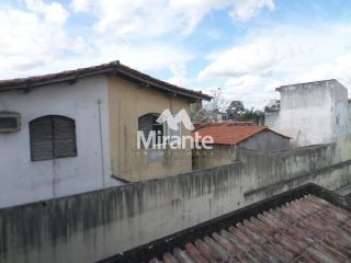 Casa Para Alugar com 3 quartos sendo 1 suítes no bairro Santa Mônica em Feira De Santana