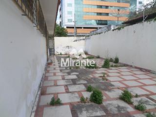 Casa Para Alugar com 3 quartos sendo 1 suítes no bairro Santa Mônica em Feira De Santana