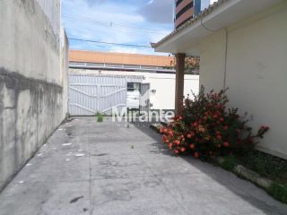 Casa Para Alugar com 3 quartos sendo 1 suítes no bairro Santa Mônica em Feira De Santana