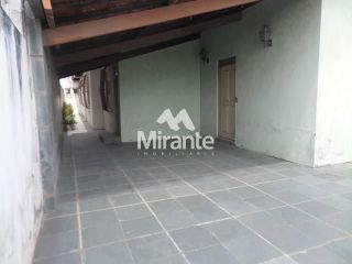 Casa Para Vender com 4 quartos sendo 2 suítes no bairro Santa Mônica em Feira De Santana