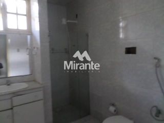 Casa Para Vender com 4 quartos sendo 2 suítes no bairro Santa Mônica em Feira De Santana