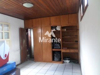 Casa Para Vender com 4 quartos sendo 2 suítes no bairro Santa Mônica em Feira De Santana