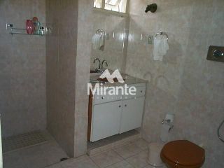 Casa Para Vender com 4 quartos sendo 2 suítes no bairro Santa Mônica em Feira De Santana