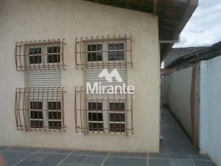 Casa Para Vender com 4 quartos sendo 2 suítes no bairro Santa Mônica em Feira De Santana
