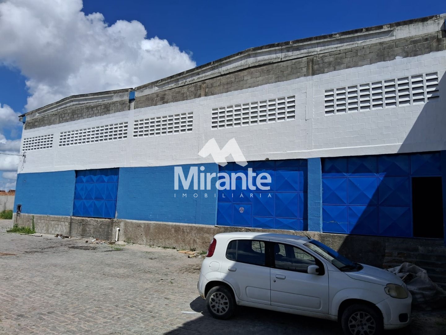 Galpão / Depósito / Armazém Para Alugar no bairro Baraúna em Feira De Santana