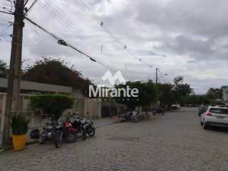 Casa Para Alugar com 3 quartos sendo 1 suítes no bairro Santa Mônica em Feira De Santana
