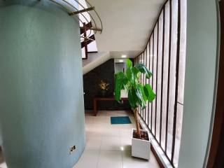 Casa com 3 dormitórios para alugar, 267 m² por R$ 10.108,11/mês - Santa Mônica - Feira de Santana/BA
