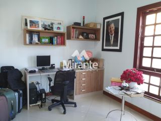 Casa Para Alugar com 3 quartos sendo 1 suítes no bairro Santa Mônica em Feira De Santana