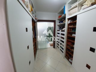 Casa Para Alugar com 3 quartos sendo 1 suítes no bairro Santa Mônica em Feira De Santana