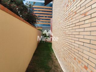 Casa Para Alugar com 3 quartos sendo 1 suítes no bairro Santa Mônica em Feira De Santana