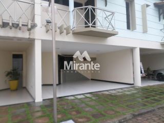 Casa de Condomínio Para Vender com 3 quartos sendo 1 suítes no bairro Capuchinhos em Feira De Santana