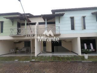 Casa de Condomínio Para Vender com 3 quartos sendo 1 suítes no bairro Capuchinhos em Feira De Santana