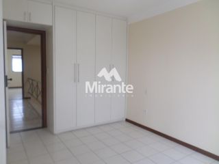 Casa de Condomínio Para Vender com 3 quartos sendo 1 suítes no bairro Capuchinhos em Feira De Santana