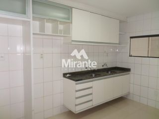 Casa de Condomínio Para Vender com 3 quartos sendo 1 suítes no bairro Capuchinhos em Feira De Santana