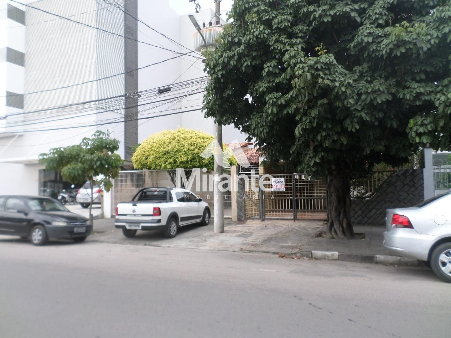 Casa Para Alugar com 3 quartos no bairro Ponto Central em Feira De Santana