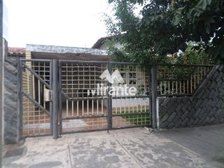 Casa Para Alugar com 3 quartos no bairro Ponto Central em Feira De Santana