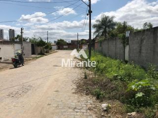 Lote / Terreno de Bairro Para Vender no bairro Lagoa Salgada em Feira De Santana
