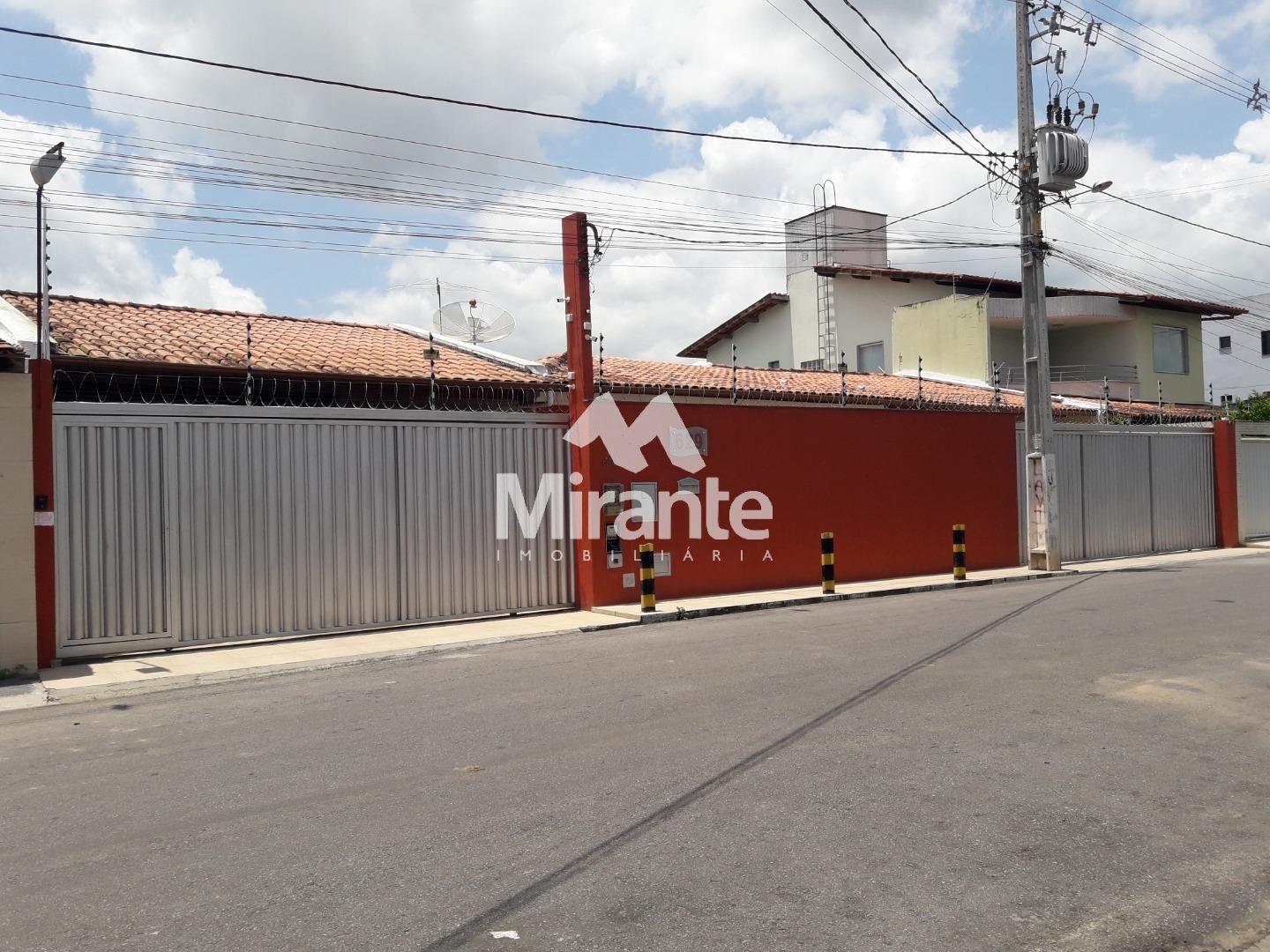 Casa Para Vender com 6 quartos sendo 4 suítes no bairro Brasília em Feira De Santana