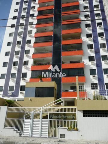 Apartamento Para Vender com 4 quartos sendo 2 suítes no bairro Santa Mônica em Feira De Santana