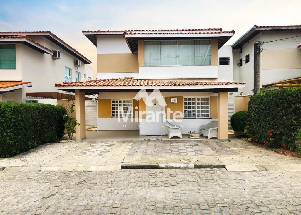 Casa de Condomínio Para Vender com 4 quartos sendo 1 suítes no bairro Lagoa Salgada em Feira De Santana