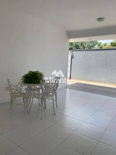 Casa Para Vender com 5 quartos sendo 3 suítes no bairro Tomba em Feira De Santana