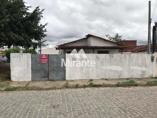 Casa Para Vender com 2 quartos no bairro Tomba em Feira De Santana