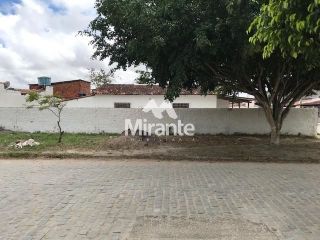 Casa Para Vender com 2 quartos no bairro Tomba em Feira De Santana