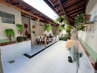 Casa Para Vender com 3 quartos sendo 2 suítes no bairro Santa Mônica em Feira De Santana